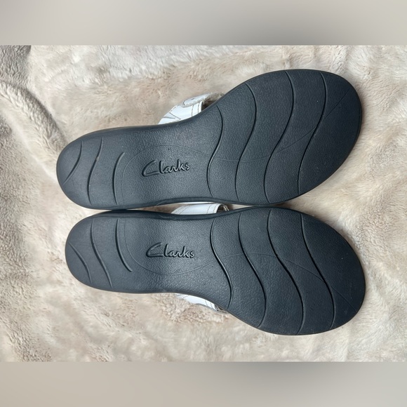 Clarks Sandals Size 7.5 - Picture 4 of 7